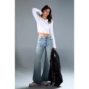 Pull&Bear High Rise Straight Leg Jeans - Light Wash Size 4